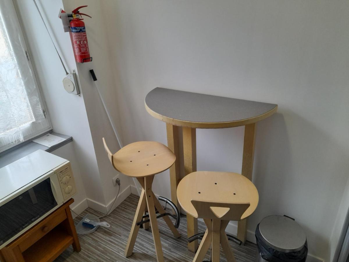 17, Face A La Gare Apartment Lannion Exterior photo