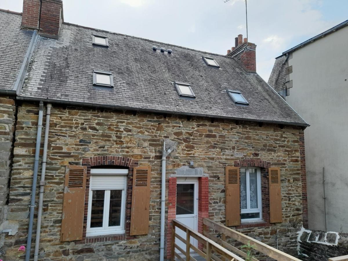 17, Face A La Gare Apartment Lannion Exterior photo