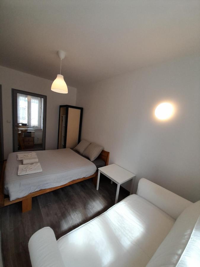 17, Face A La Gare Apartment Lannion Exterior photo