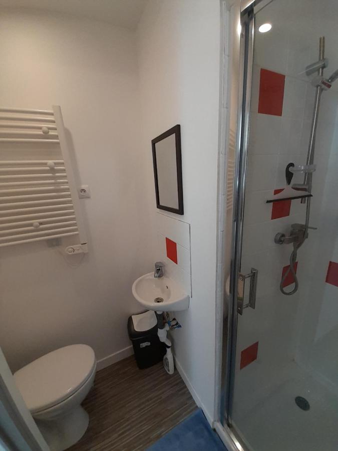 17, Face A La Gare Apartment Lannion Exterior photo