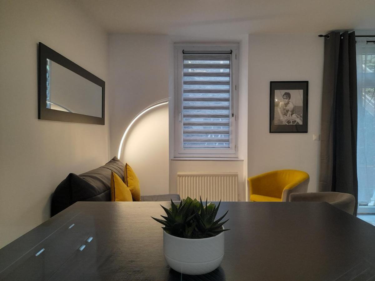 17, Face A La Gare Apartment Lannion Exterior photo