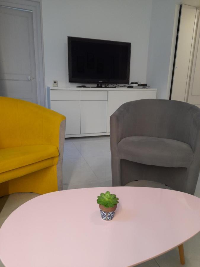 17, Face A La Gare Apartment Lannion Exterior photo