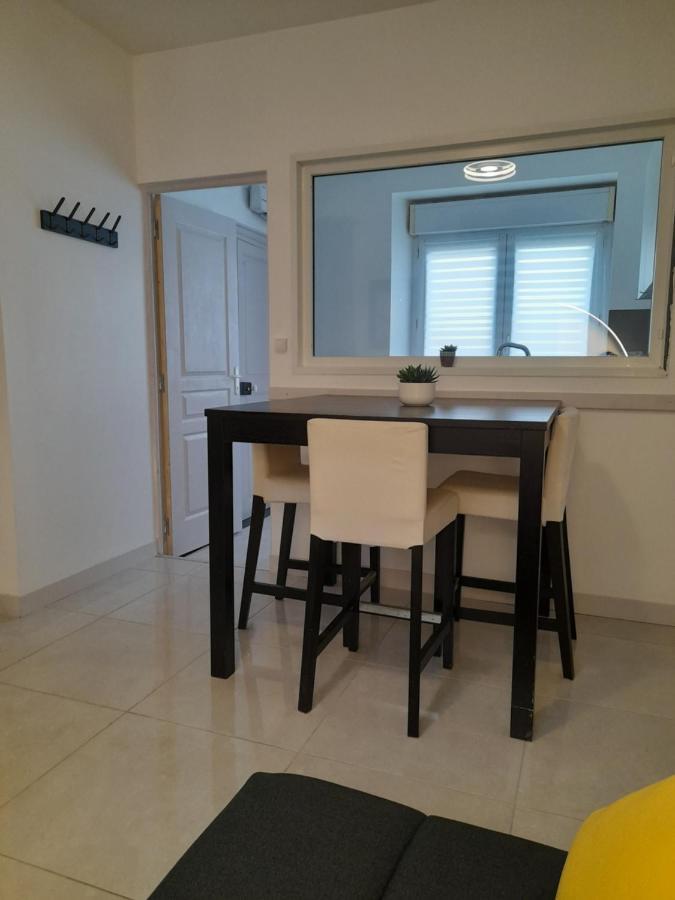 17, Face A La Gare Apartment Lannion Exterior photo