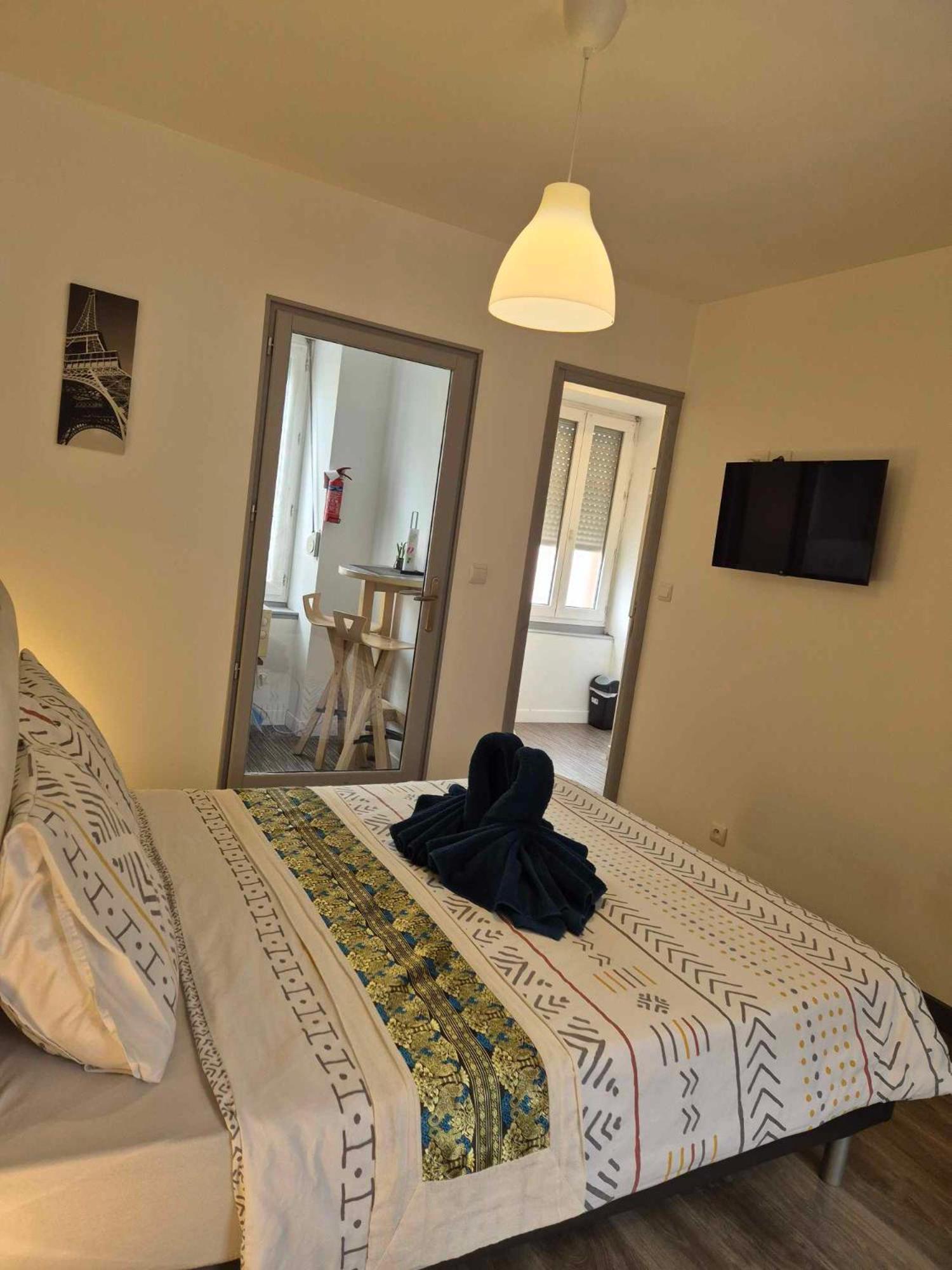 17, Face A La Gare Apartment Lannion Exterior photo